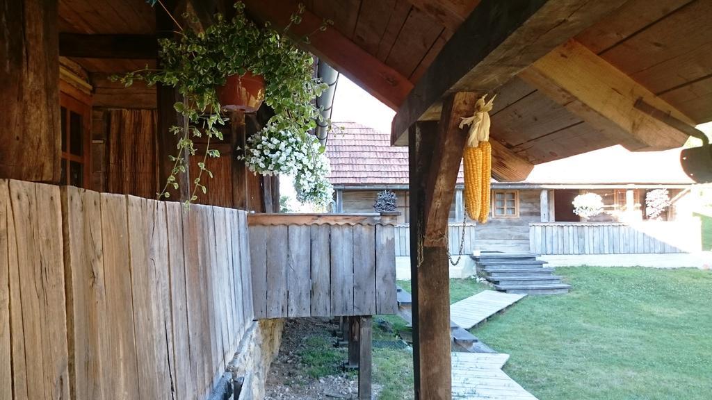 Rustic Home Mia Duga Resa Bilik gambar