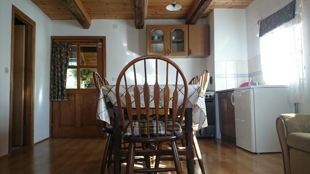 Rustic Home Mia Duga Resa Bilik gambar